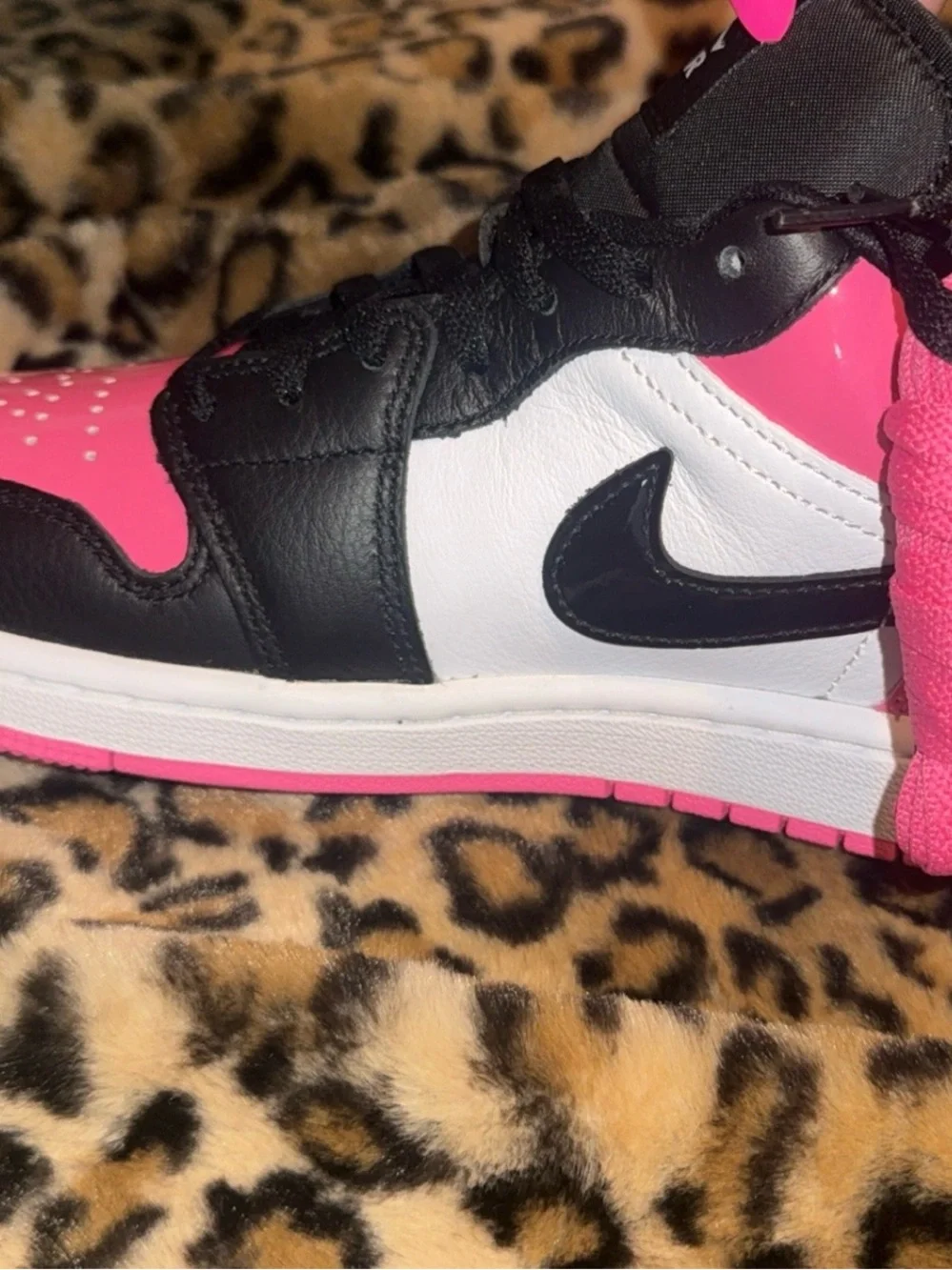 Nike Women’s Air Jordan 1 Low SE 9 Pink/Black/White Brand New w/Box